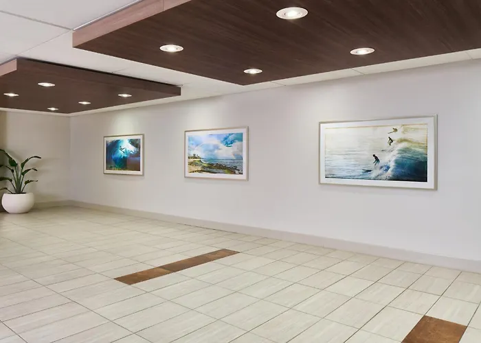 Holiday Inn Express Waikiki By Ihg